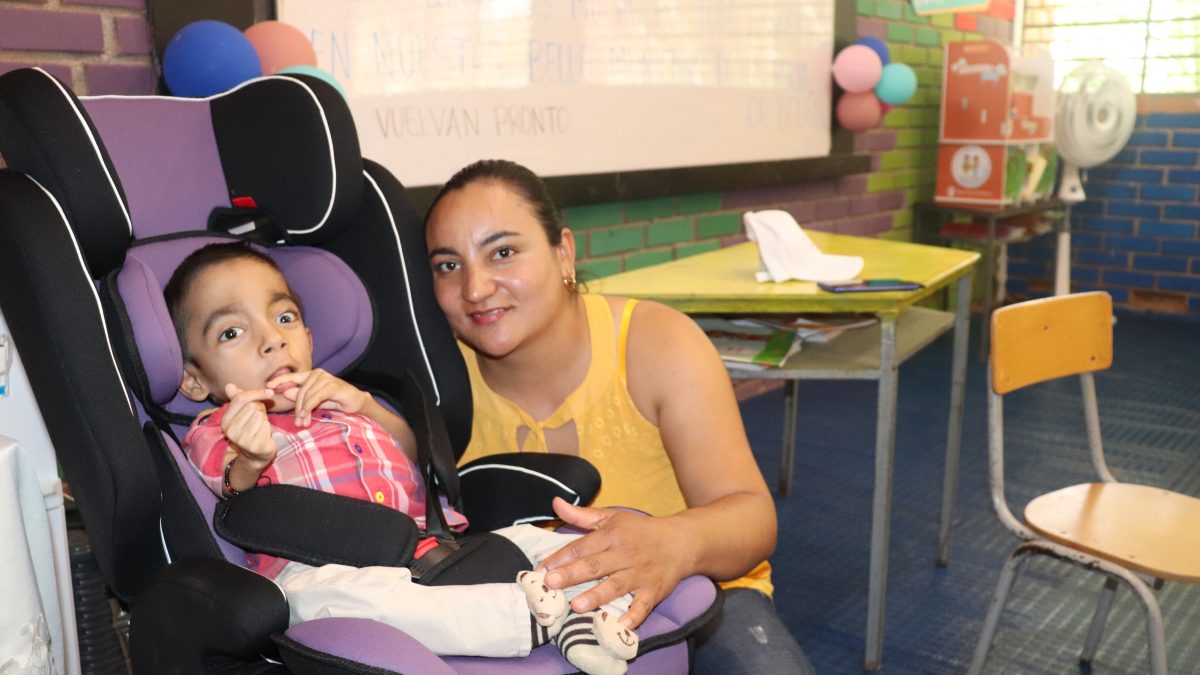 Una silla de ruedas le permitió cumplir su sueño de estudiar