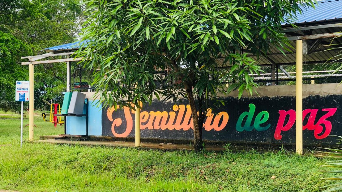 Save the Children celebra la formalización de la escuela en Caño Indio