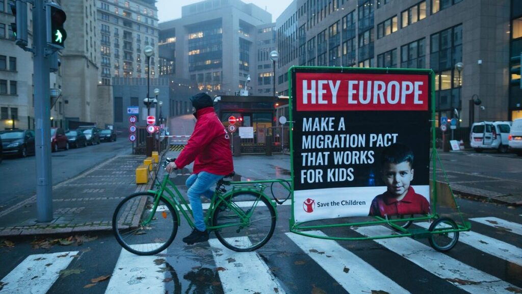 «Los niños y niñas deben ir a parques, no a centros de detención»- Save the Children lanza una campaña para que se proteja a la niñez migrante en el Pacto de Migración y Asilo de la UE