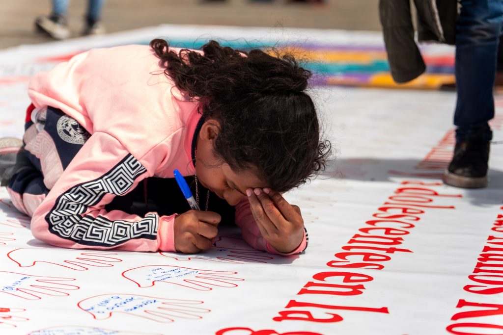 Comunicadoa la opinión pública Más de 200 organizaciones de la sociedad civil demandamos la protección de la niñez y la adolescencia en Colombia, especialmente, de aquella afectada por el conflicto armado y la violencia