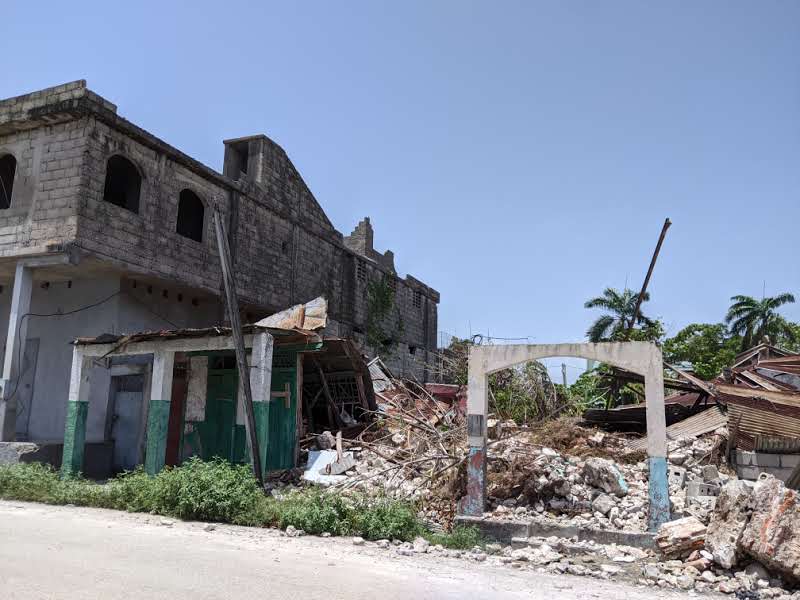 Haití: Una generación de niños y niñas crecen en medio del caos 15 años después del devastador terremoto